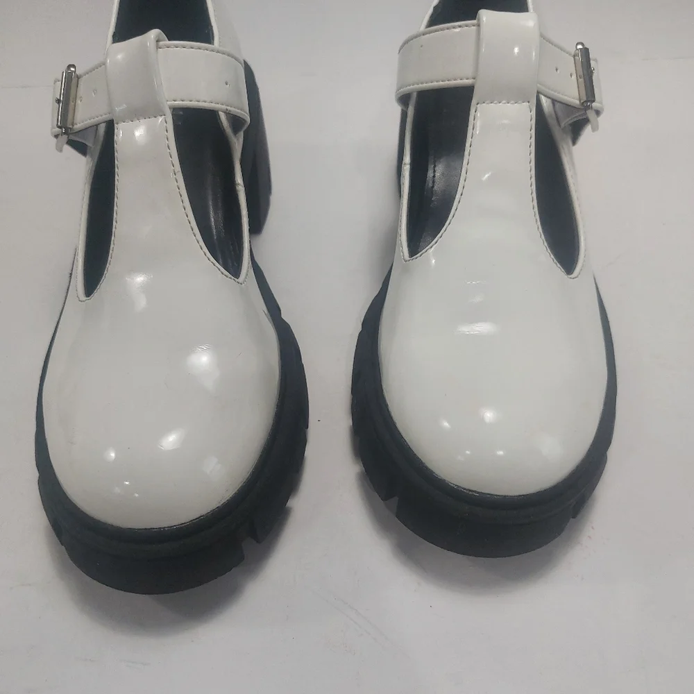 Women’s White Mary Jane Chunky Heel Shoes